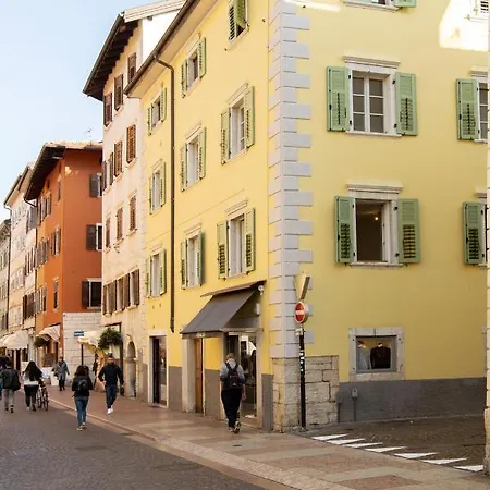 Yugogo Mazzini 41 Centro 아파트